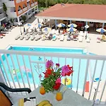 Hotel Deluxe