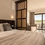 فندق Deluxe 4*