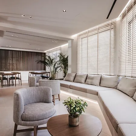 Deluxe Hotel 4*