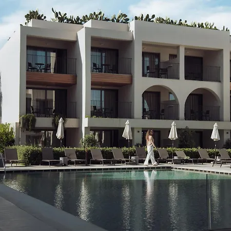 Hotel Deluxe 4*