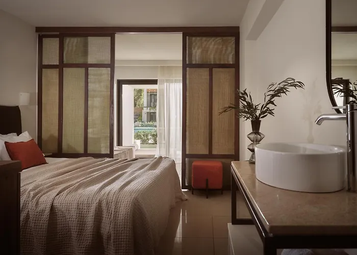 Deluxe Hotel Plános