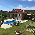 Otel Deluxe