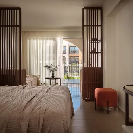 Deluxe Hotel 4*