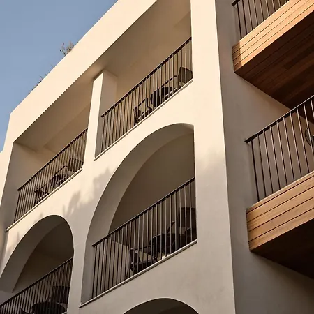 Hotel Deluxe 4*