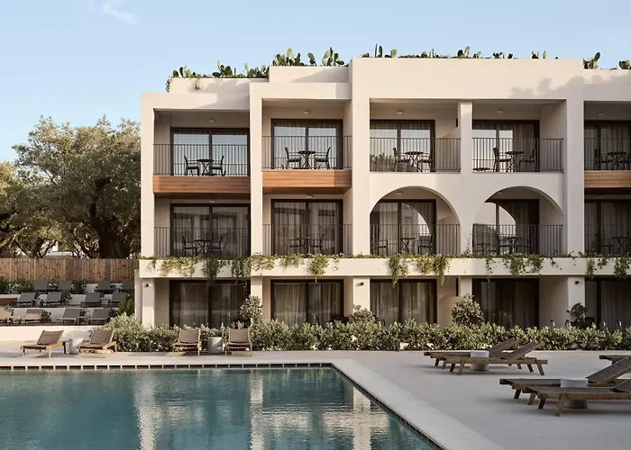 Deluxe Hotel Plános